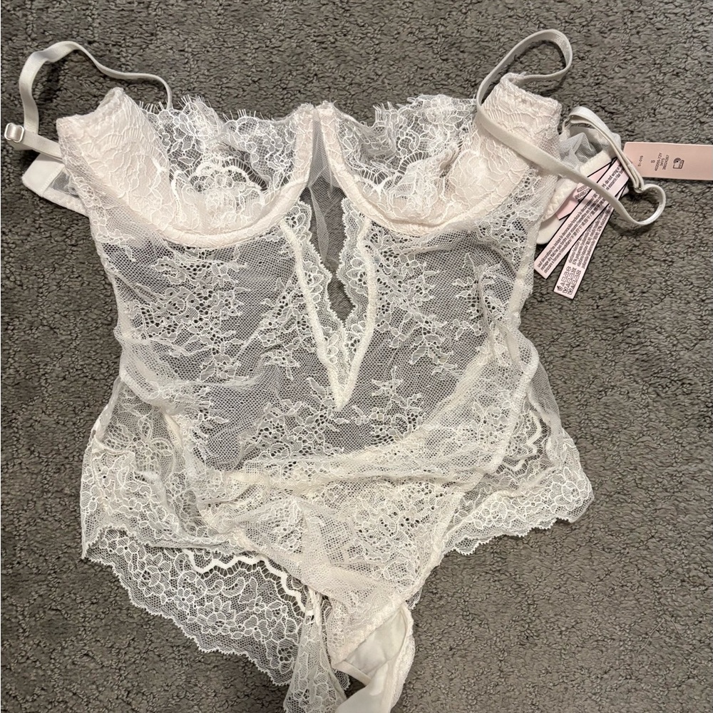 Lace Bodysuit in White
